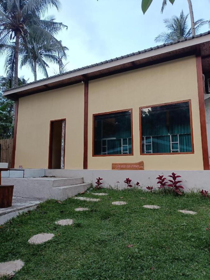 La Vie En Rose Hotel Senggigi Ngoại thất bức ảnh