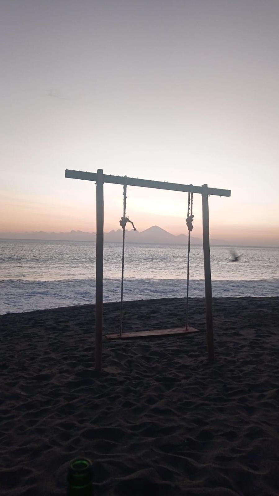 La Vie En Rose Hotel Senggigi Ngoại thất bức ảnh